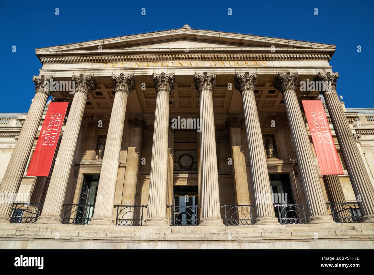 Haupteingang der National Gallery, Trafalgar Square, City of Westminster, London, Großbritannien Stockfoto