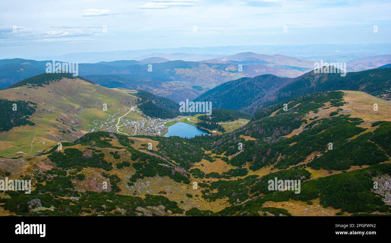 Großer Stein auf dem Cvrsnica-Berg Stockfoto