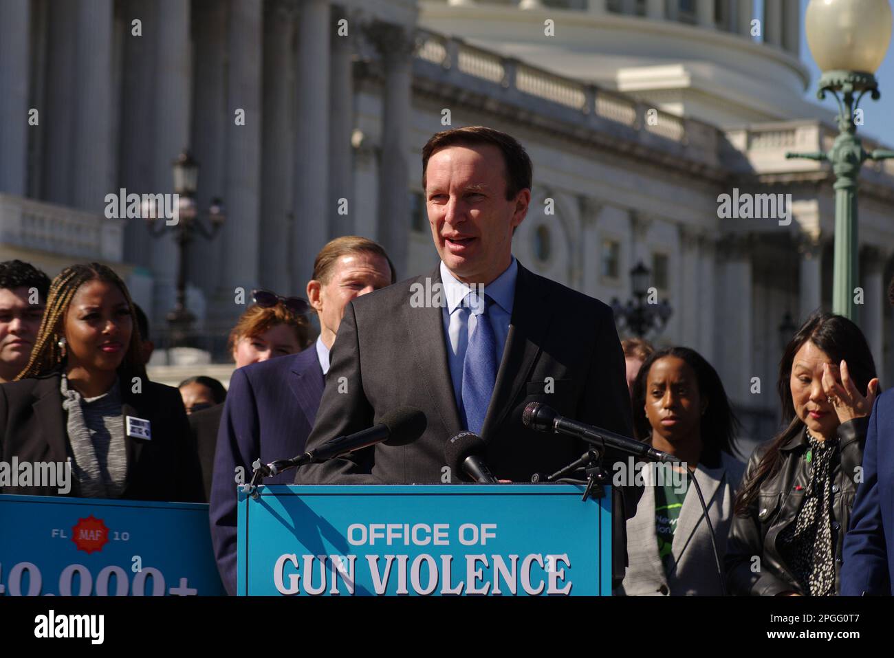 Washington DC, USA. 22. März 2023. US Sen. Chris Murphy (D-Steckverbinder) Spricht auf einer Pressekonferenz, die die Einführung eines Gesetzentwurfs zur Einrichtung eines Büros für die Prävention von Waffengewalt in den USA ankündigt Justizministerium. Kredit: Philip Yabut/Alamy Live News Stockfoto