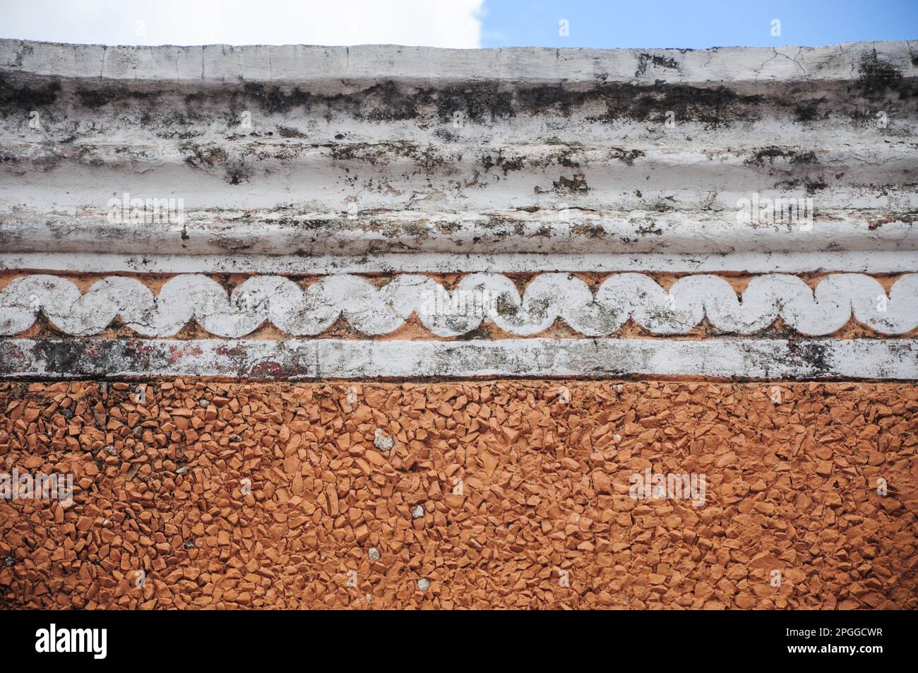 Details der Friesen an den Fassaden von Häusern in Valladolid, Yucatan Stockfoto