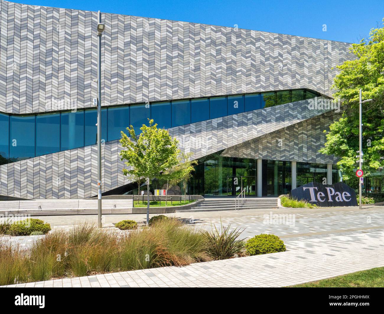 29. Dezember 2022: Christchurch, Canterbury, Neuseeland - Eingang der Armagh Street zum Te Pae Convention Centre, ein zentraler Teil von Christchurch's rec Stockfoto