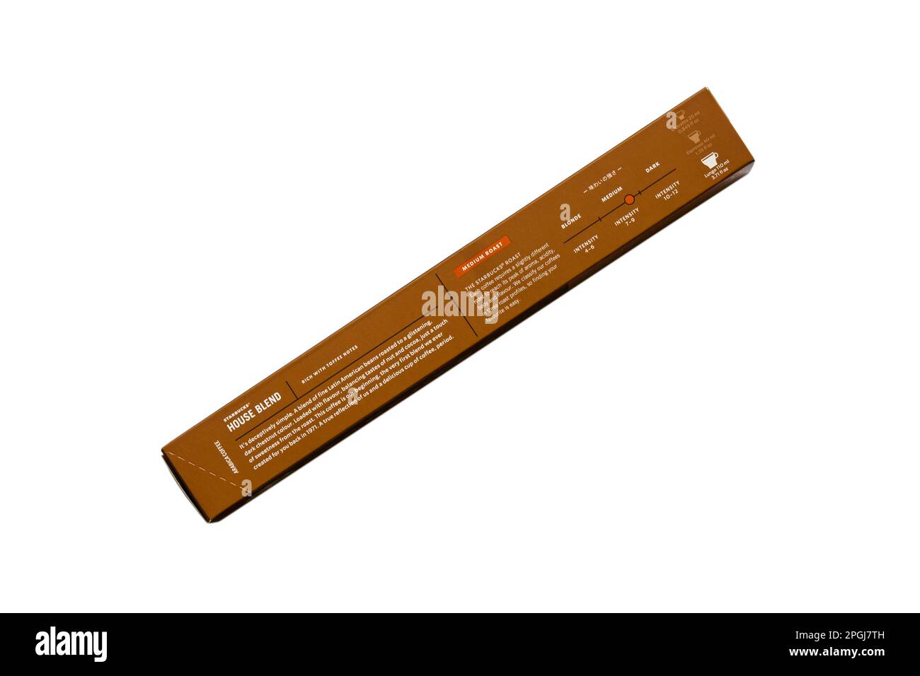 Informationen auf der Verpackung der Starbucks House Blend Lungo Kaffeekapseln von Nespresso isoliert auf weißem Hintergrund – siehe zusätzliche Informationen Stockfoto