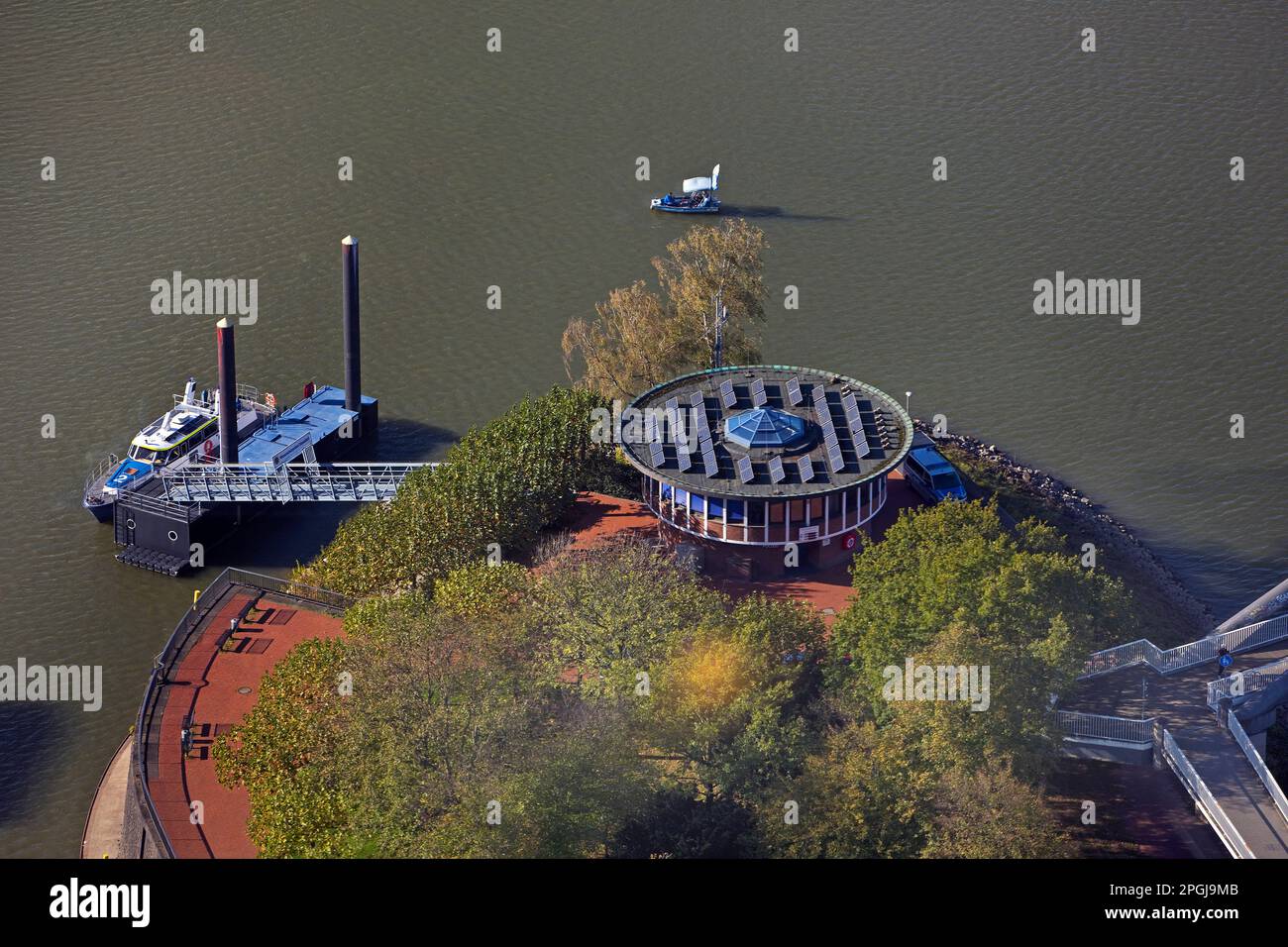 Blick auf die Flusspolizei Düsseldorf, Blick vom Rheinturm, Deutschland, Nordrhein-Westfalen, Niederrhein, Düsseldorf Stockfoto