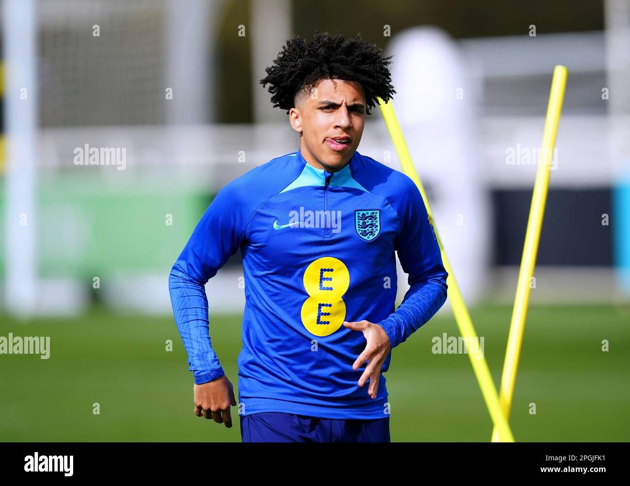 Rico Lewis von England unter 21 Jahren während eines Trainings in St. George's Park, Burton-upon-Trent. Foto: Donnerstag, 23. März 2023. Stockfoto