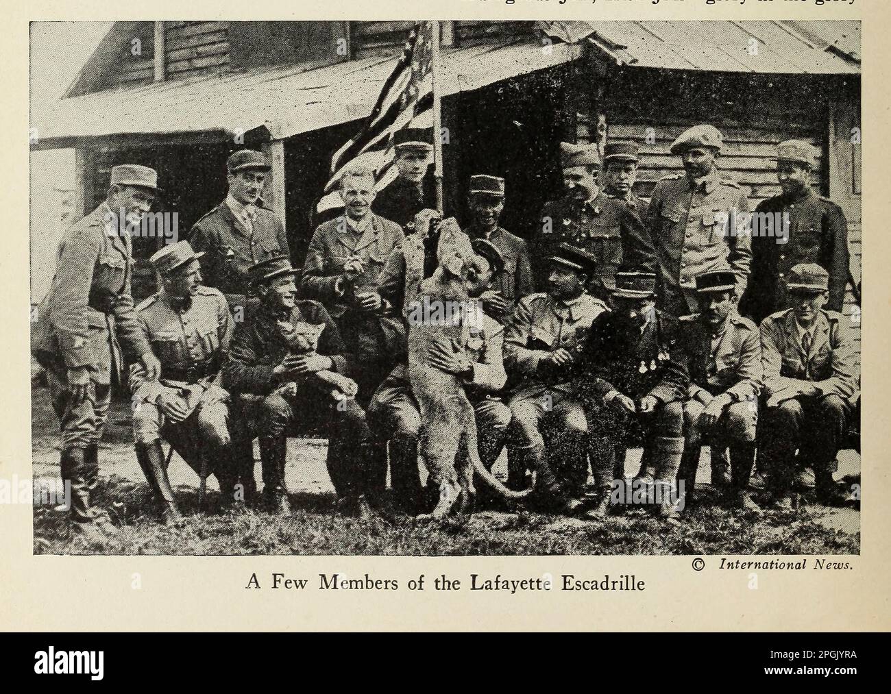 Einige Mitglieder der Lafayette Escadrille aus dem Buch " Deeds of Heroism and Tapvery : the book of Heroes and Personal Daring " von Elwyn Alfred Barron und Rupert Hughes, Publication Date 1920 Publisher New York : Harper & Brothers Publishers Stockfoto