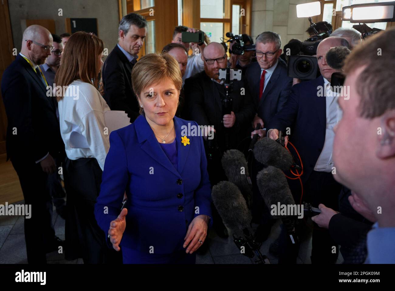 Schottlands erste Ministerin Nicola Sturgeon spricht am Tag ihrer letzten ersten Minster's Questions im schottischen Parlament in Holyrood, Edinburgh, Schottland, Großbritannien, am 23. 2023. REUTERS/Russell Cheyne Stockfoto