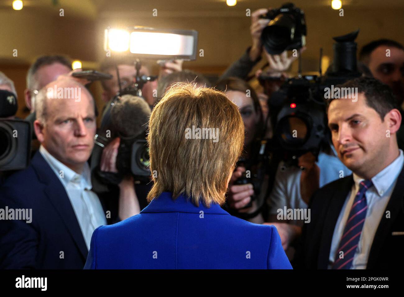 Schottlands erste Ministerin Nicola Sturgeon spricht am Tag ihrer letzten ersten Minster's Questions im schottischen Parlament in Holyrood, Edinburgh, Schottland, Großbritannien, am 23. 2023. REUTERS/Russell Cheyne Stockfoto