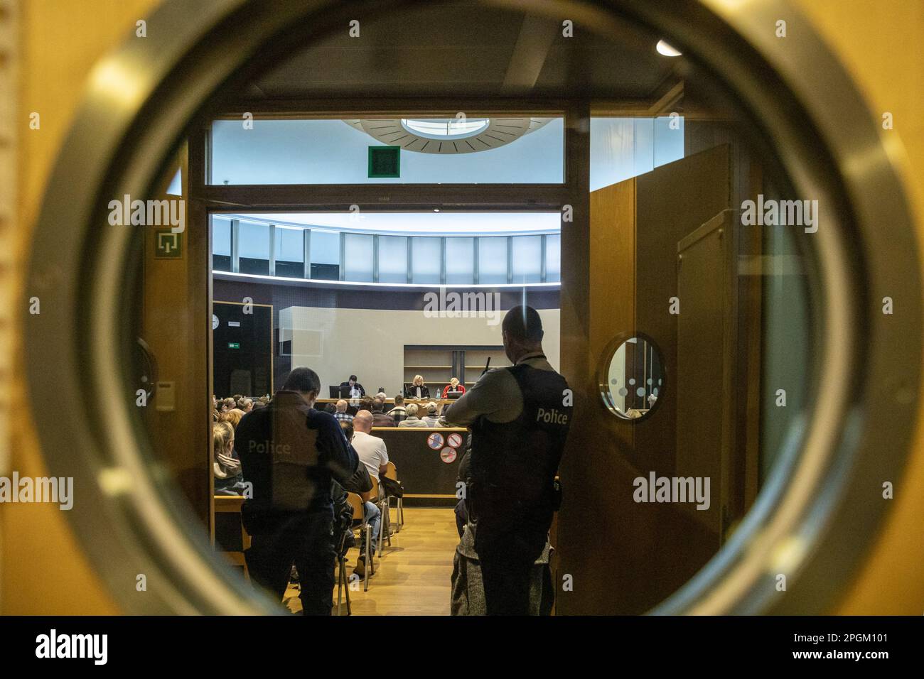 Mons, Belgien. 23. März 2023. Abbildung zeigt die Verfassungssitzung der Jury bei dem assizes-Prozess von Goffin wegen des Todes seiner Frau Eliane Abrassart, vor dem Assizes Court der Provinz Hennegau am Donnerstag, den 23. März 2023 in Mons. Der 76-jährige Goffin wird des Mordes an seiner Frau am 27. April 2019 in Ham-sur-Heure-Nalinnes beschuldigt. BELGA FOTO HATIM KAGHAT Kredit: Belga News Agency/Alamy Live News Stockfoto