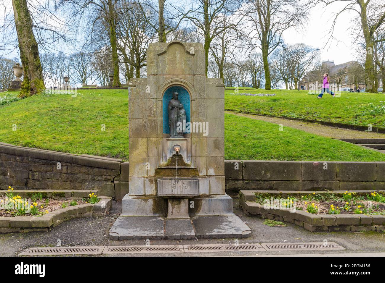 Der öffentliche Brunnen von St. Ann im Peak District von Buxton, Derbyshire Stockfoto