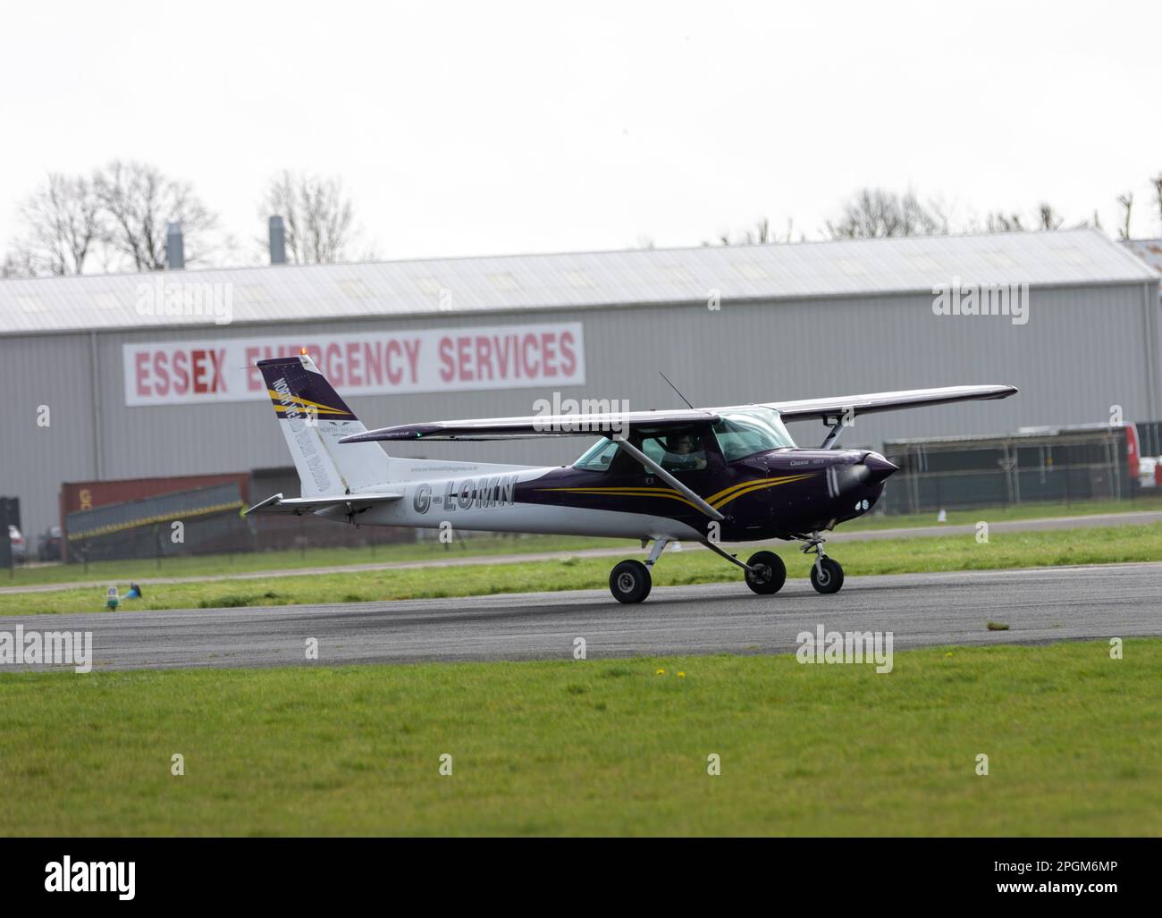 North Weald General Aviation Aerodrome Essex Cessna 152, G-lomn, Stockfoto