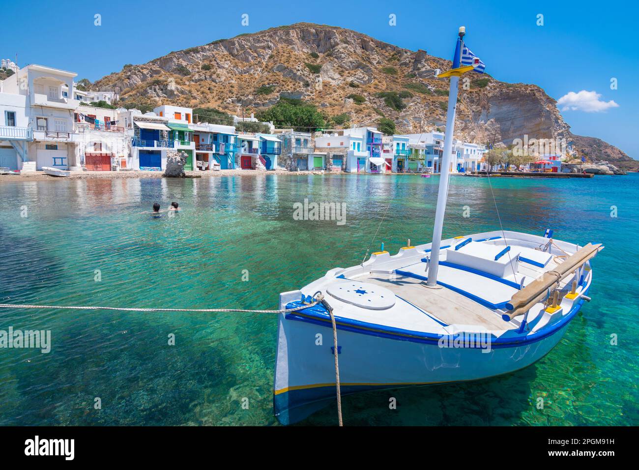 Scenic Klima Dorf (traditionelle griechische Dorf am Meer, das im Stil der Kykladen) mit sirmata - der traditionellen Häuser der Fischer, Insel Milos, Kykladen, Stockfoto