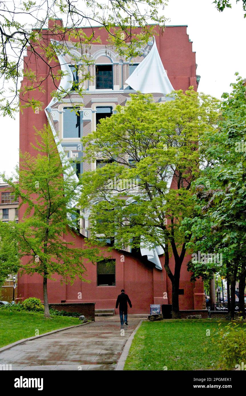 Toronto, Ontario/Kanada - 24. Mai 2015: Wandgemälde auf einem historischen Gebäude im Frühling Stockfoto