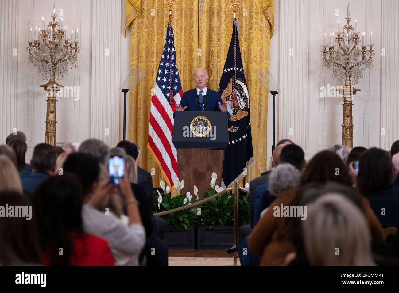 US-Präsident Joe Biden spricht auf einer Veranstaltung anlässlich des 13. Jahrestags des Affordable Care Act im East Room des Weißen Hauses in Washington, DC, am 23. März 2023. Kredit: Chris Kleponis/CNP/MediaPunch Stockfoto