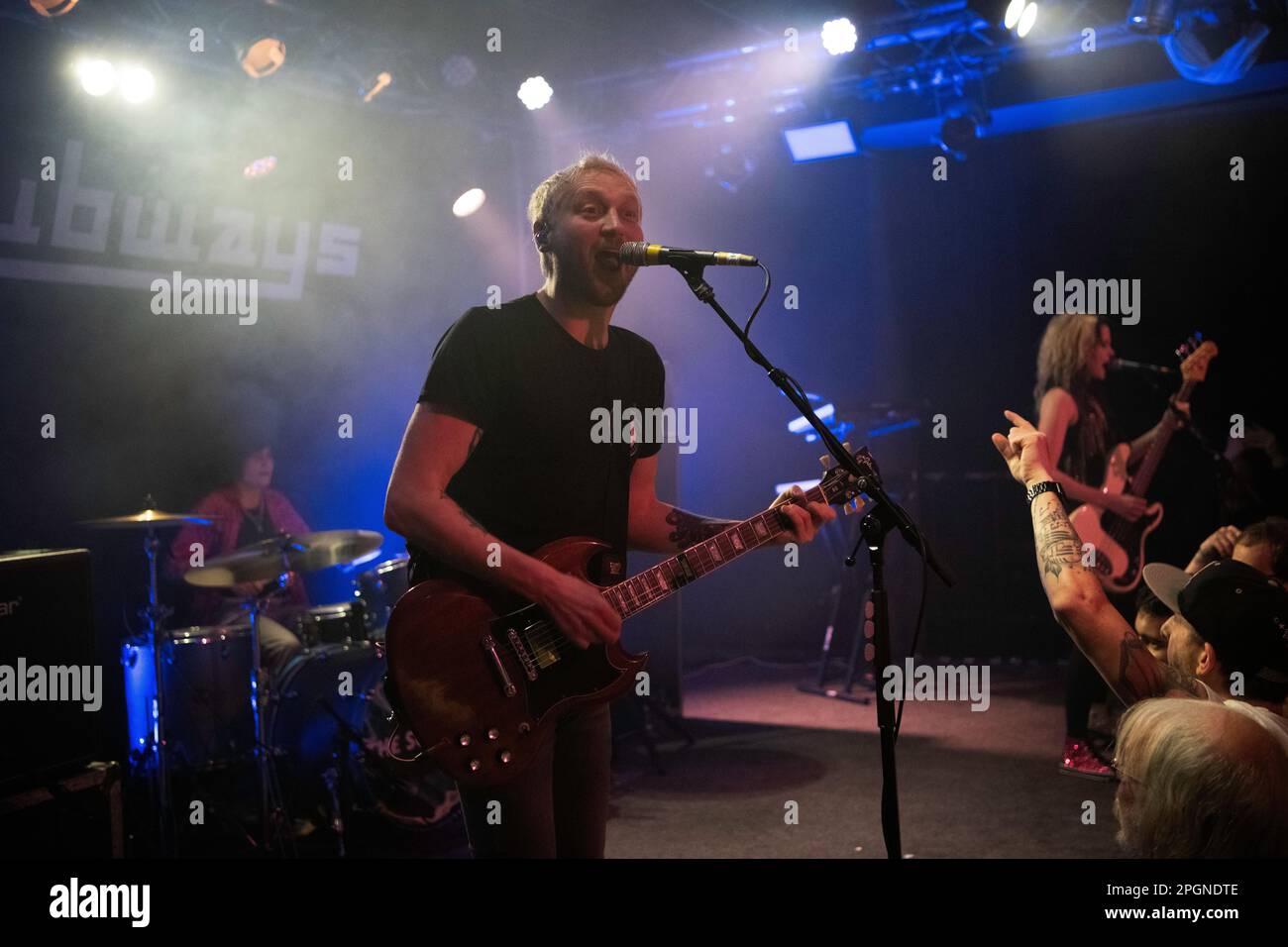 Die britische Indie-Rockband, die Subways, tritt im Frannz Club in Berlin auf. Stockfoto