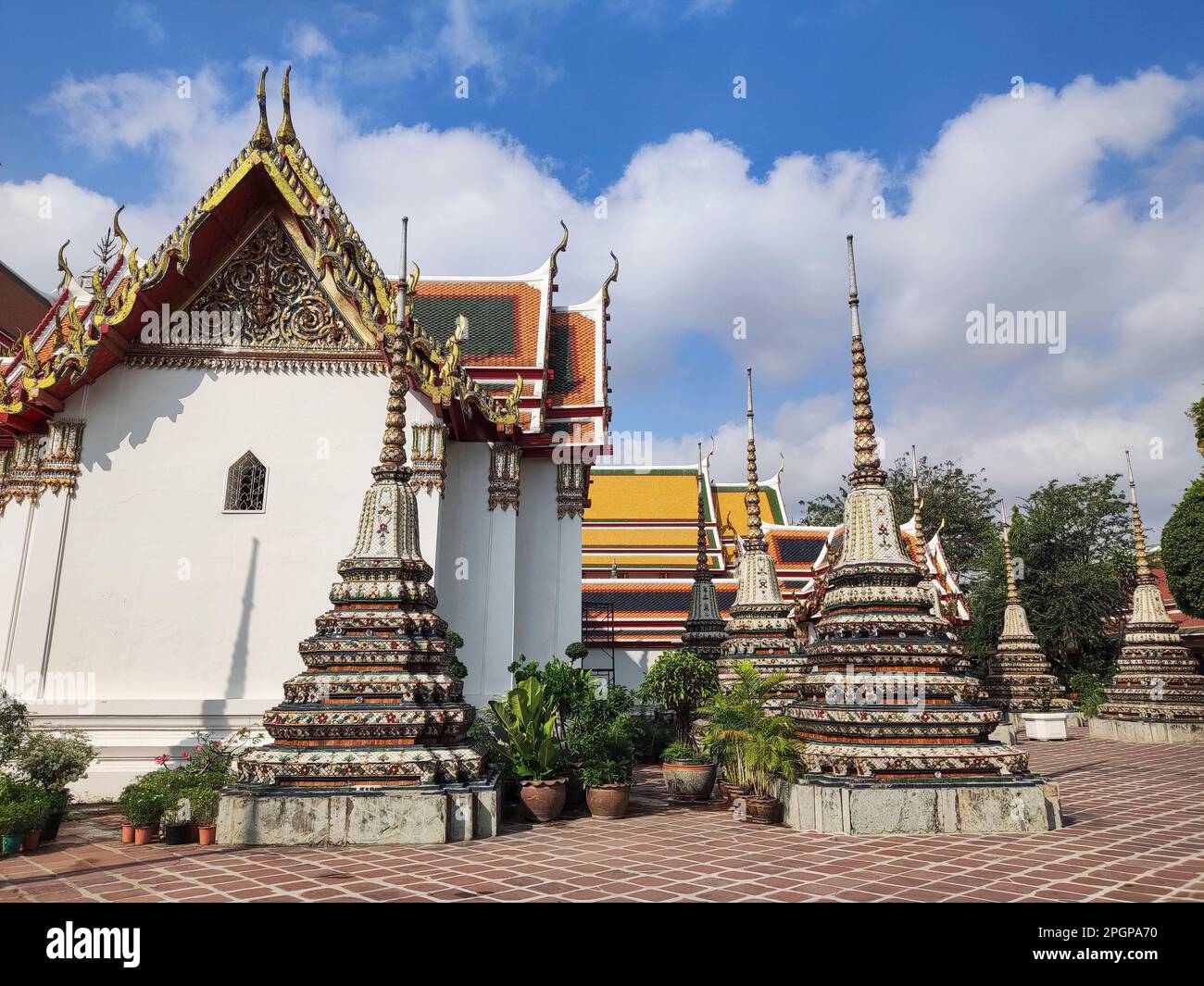 Wunderschöner Cheedi im Wat Pho, Bangkok. Es ist einer der ältesten und größten Tempel in Bangkok mit dem berühmten liegenden Buddha Stockfoto