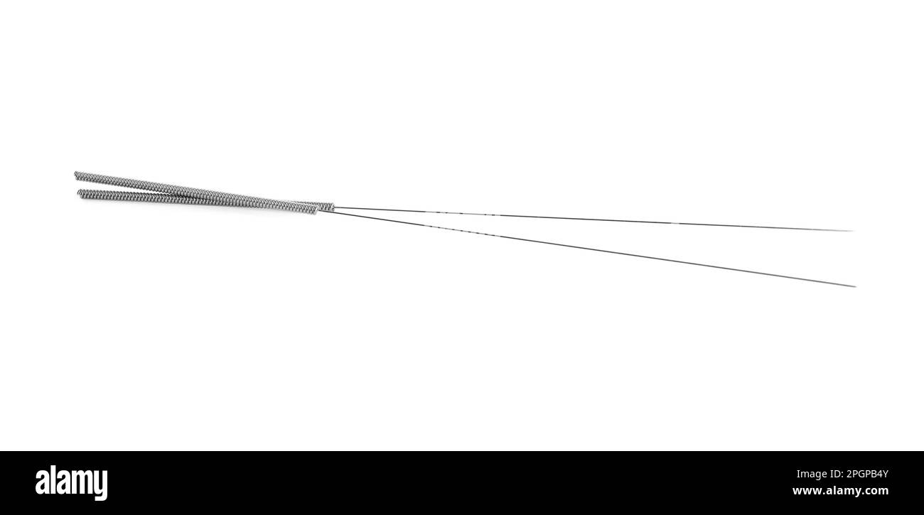 Zwei Nadeln zur Akupunktur auf weißem Hintergrund Stockfoto