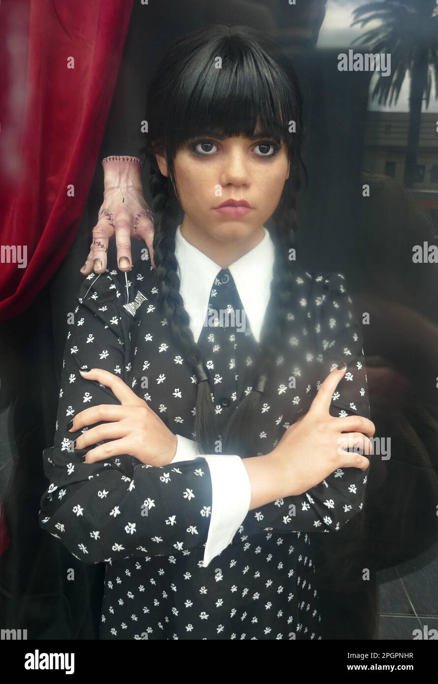 Los Angeles, Kalifornien, USA 23. März 2023 Ein allgemeiner Blick auf die Atmosphäre von Jenna Ortega Wednesday Figure am 23. März 2023 in Los Angeles, Kalifornien, USA. Foto: Barry King/Alamy Stock Photo Stockfoto