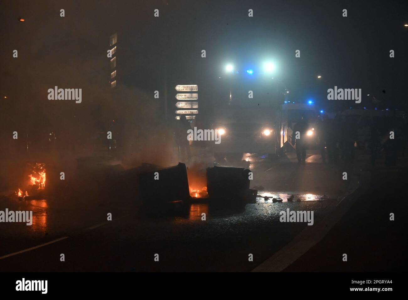 2023 03 23: Die Demonstrationen gegen das neue Rentengesetz von Präsident Macron in Frankreich führten zu gewaltsamen Zusammenstößen mit Polizeieinheiten gegen Aufruhr in ganz Frankreich. Stockfoto