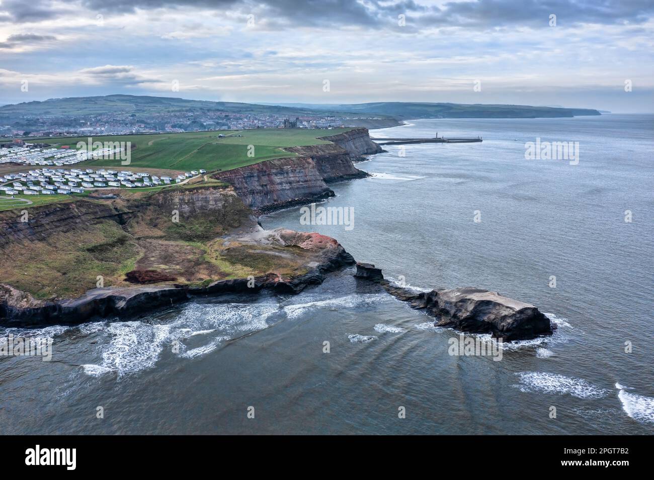 Saltwick Nab in der Saltwick Bay nahe whitby North yorkshire, erhöhte Sicht bei Flut Stockfoto