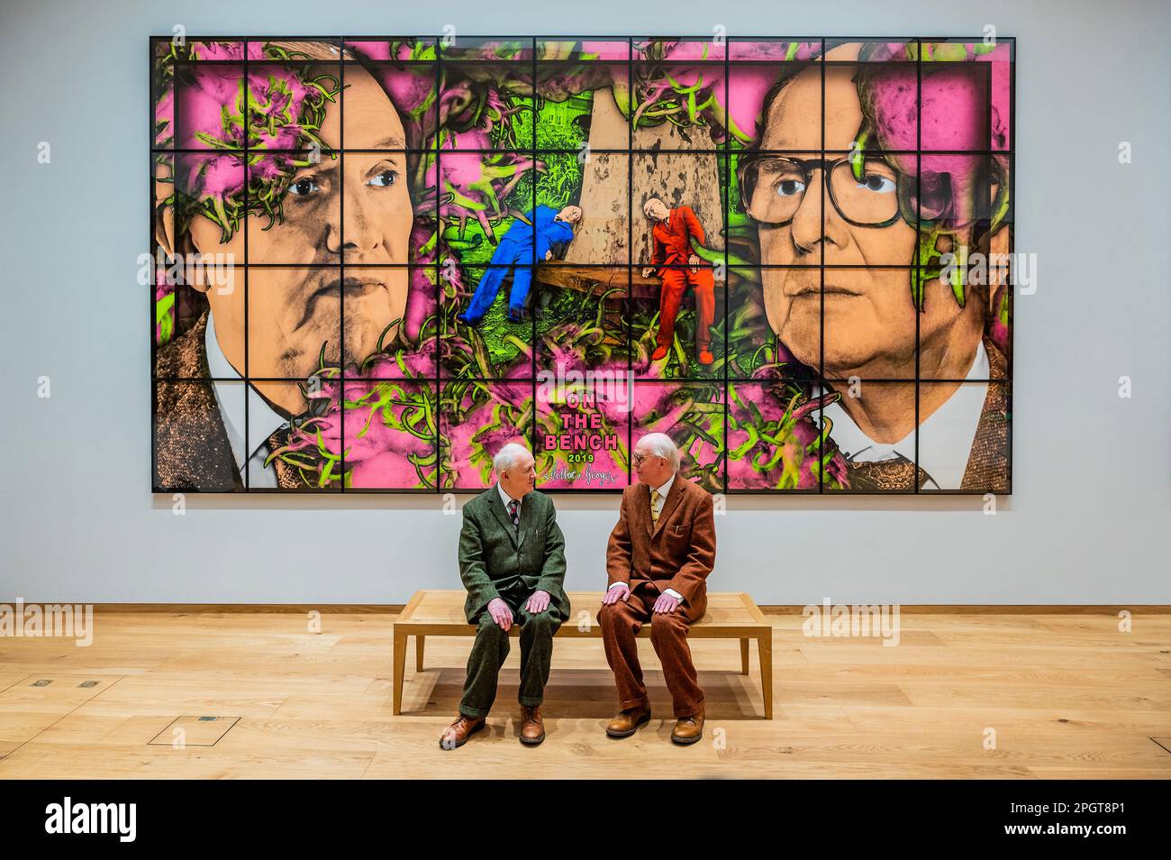 London, Großbritannien. 24. März 2023. Gilbert & George zeigen das Gilbert & George Centre und seine Eröffnungsausstellung „DIE PARADISCHEN BILDER“. Das Zentrum besteht aus drei Galerien (über 280 Quadratmeter) und wird am 1. April 2023 für die Öffentlichkeit zugänglich sein. Es ist eine eingetragene Wohltätigkeitsorganisation und dient als Ort für Recherche und Stipendien zu ihrer Kunst. Kredit: Guy Bell/Alamy Live News Stockfoto