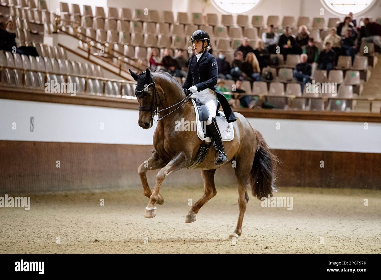 Königliche andalusische Reitschule, Jerez de la Frontera, Spanien. 24. März 2022. Morgan Barbancalon Mestre (FRA) auf Habana Libre A (KWPN) Stockfoto