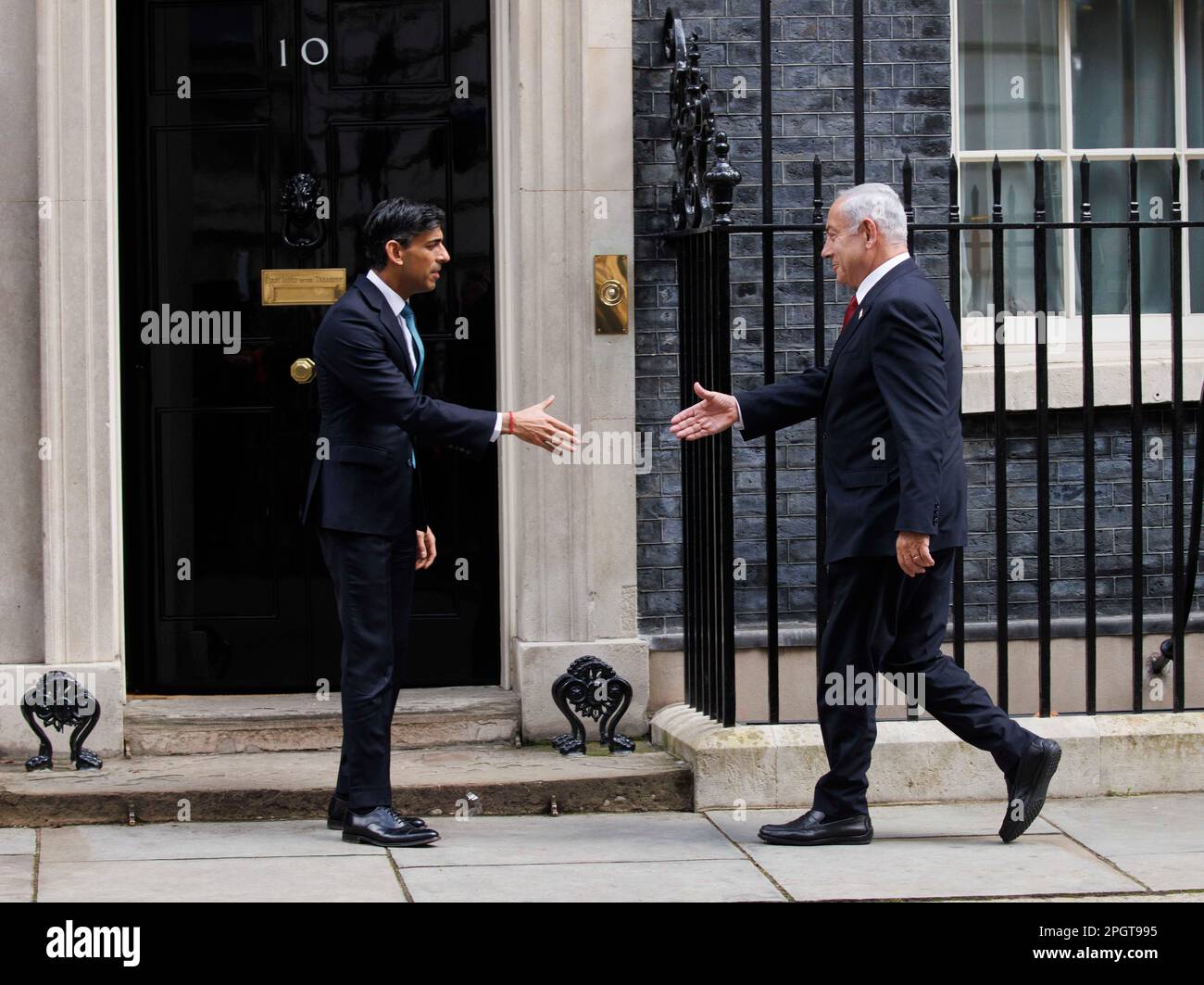 London, Großbritannien. 24. März 2023. Premierminister Israels, Benjamin Netanjahu, in der Downing Street für Gespräche mit dem britischen Premierminister Rishi Sunak. Kredit: Mark Thomas/Alamy Live News Stockfoto