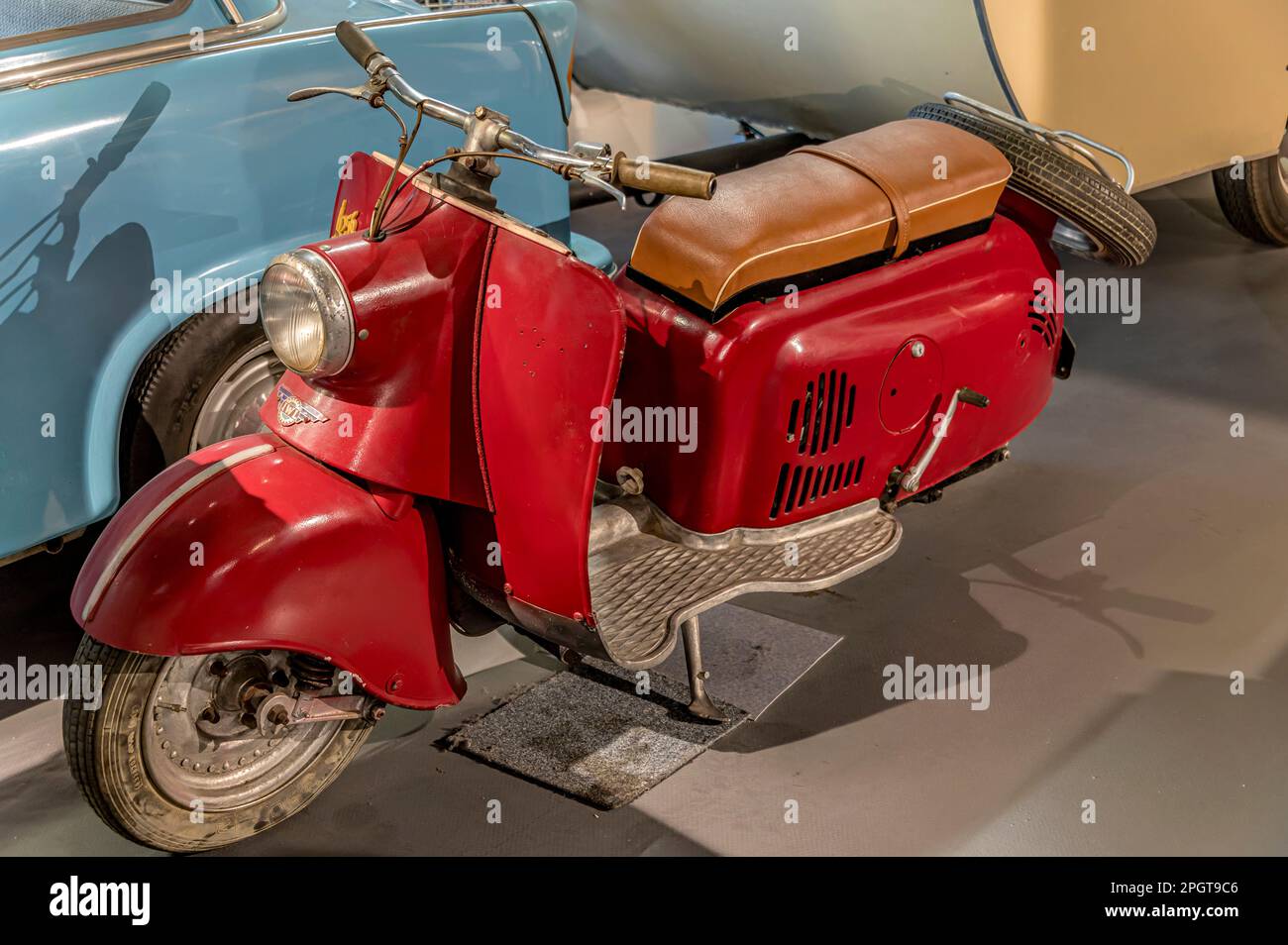 Ostdeutscher Motorroller der IWL im DDR-Museum Dresden, Sachsen Stockfoto