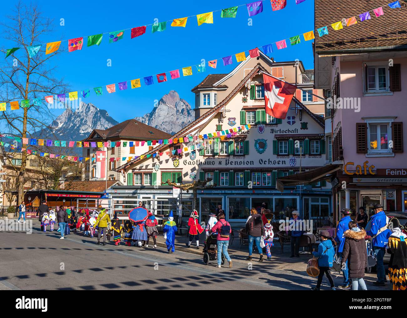 Brunnen, Schweiz - 20. Februar 2023: Karneval in Brunnen, eine Stadt in der Gemeinde Ingenbohl am Vierwaldstättersee im Kanton Schwy Stockfoto