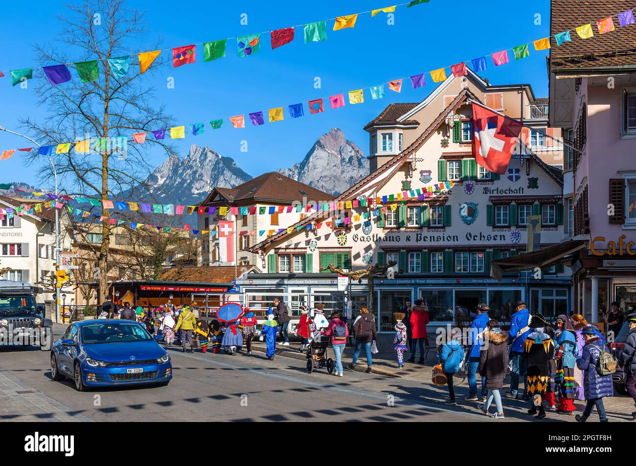 Brunnen, Schweiz - 20. Februar 2023: Karneval in Brunnen, eine Stadt in der Gemeinde Ingenbohl am Vierwaldstättersee im Kanton Schwy Stockfoto