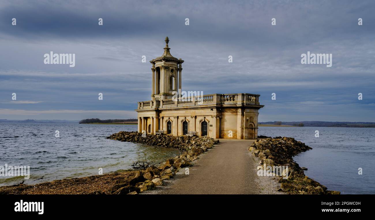 Normanton Church in Rutland Water, Großbritannien Stockfoto