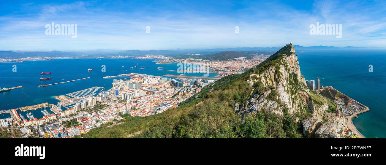 Panoramablick über Gibraltar - ein britisches Überseegebiet, und den Felsen von Gibraltar Stockfoto