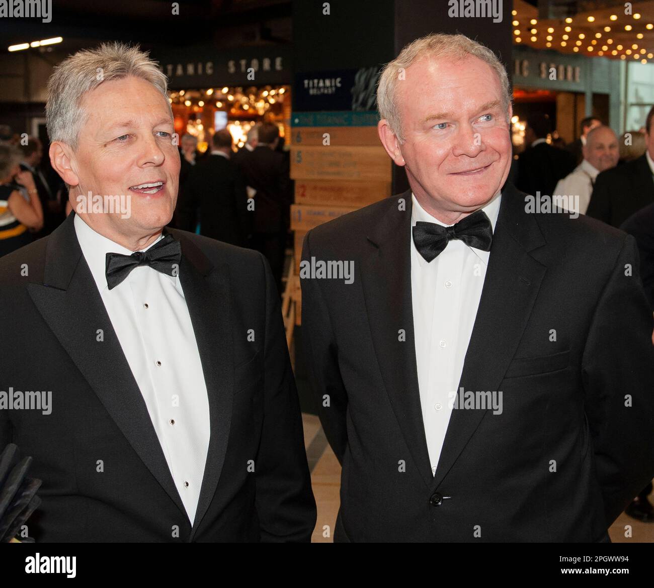 Peter Robinson erster Minister Nordirlands und Martin McGuinness Stellvertretender erster Minister bei der Eröffnung von Titanic Belfast 2012 Stockfoto