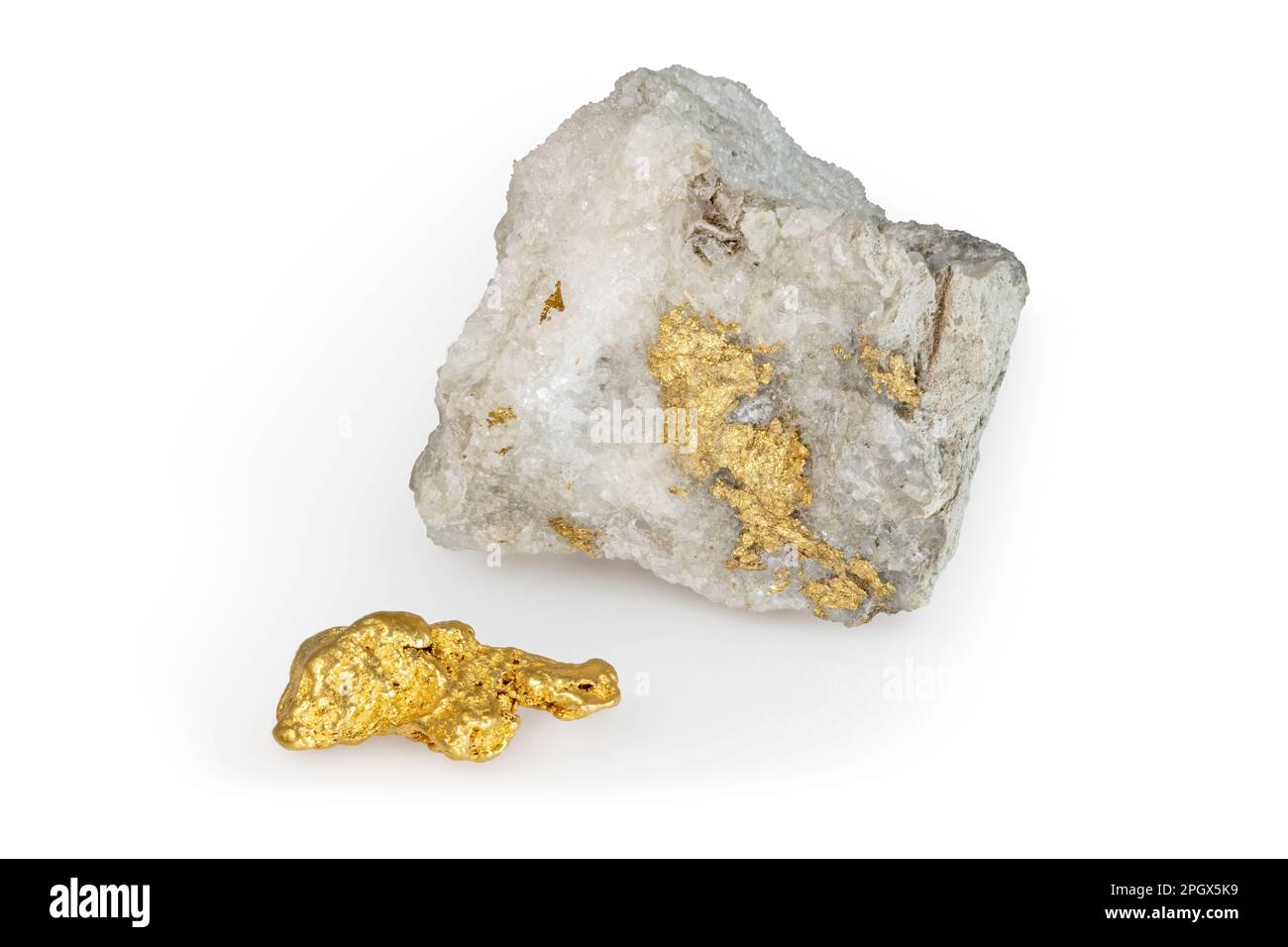 Gold auf Quarz und Goldklumpen auf weißem Hintergrund Stockfoto