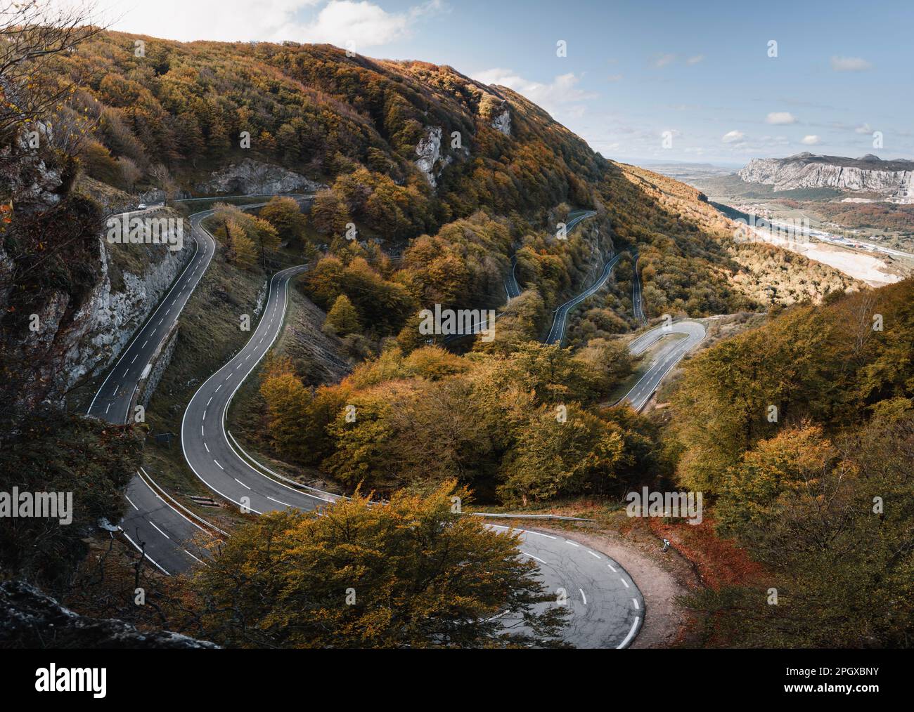 Landschaft der Straße von puerto de urbasa im baskenland Stockfoto