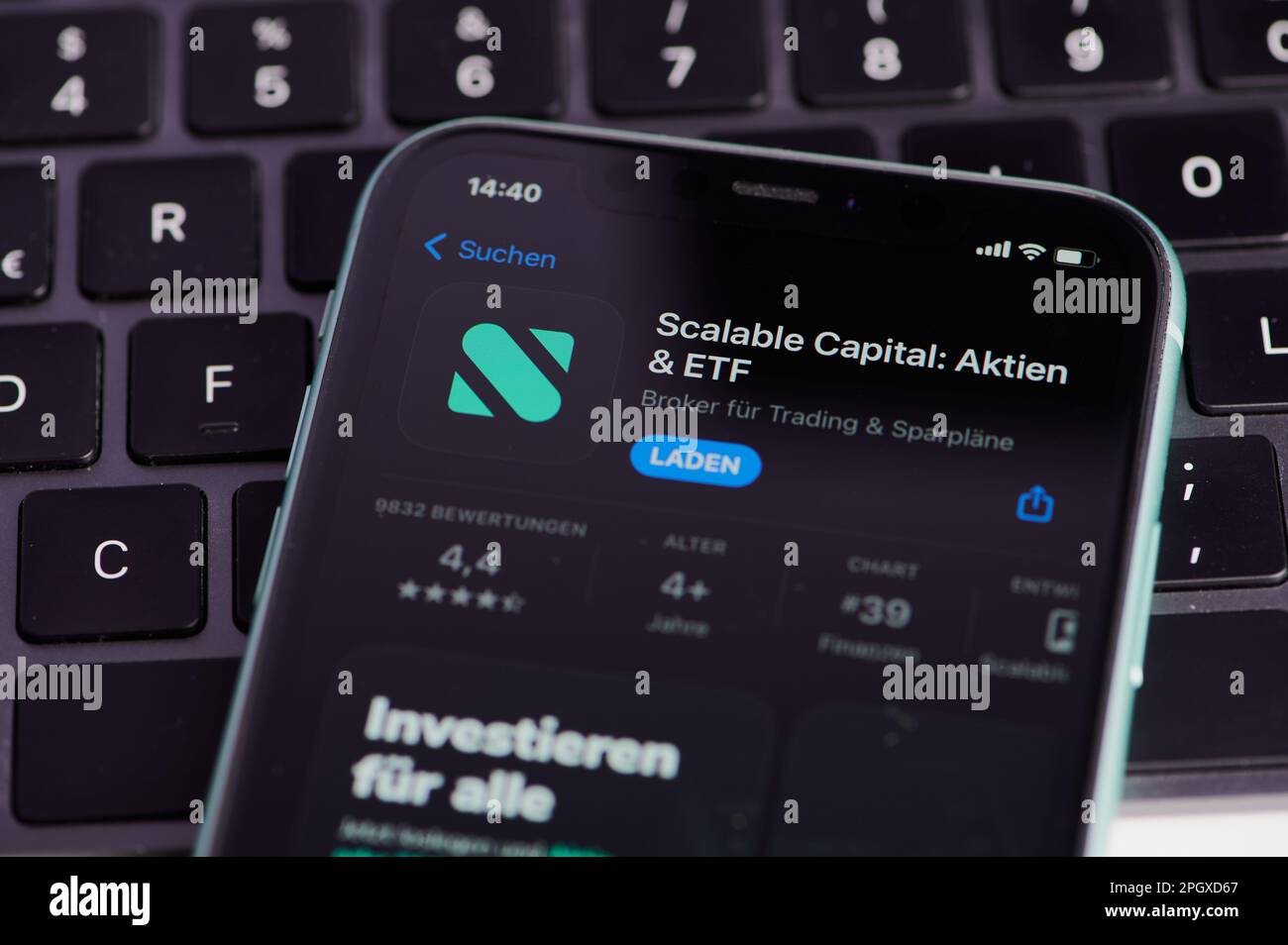 Mainz, Deutschland - 25. September 2022: App-Symbol der skalierbaren Trading-App auf einem deutschen Smartphone-Bildschirm Stockfoto