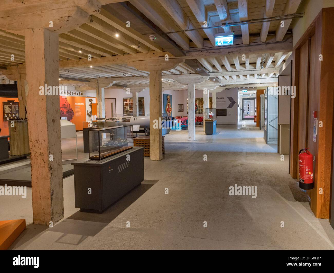 Allgemeiner Blick in das Innere der Dampf-, Stahl- und U-Boot-Ausstellung, Historic Dockyard Chatham, Kent, Großbritannien. Stockfoto