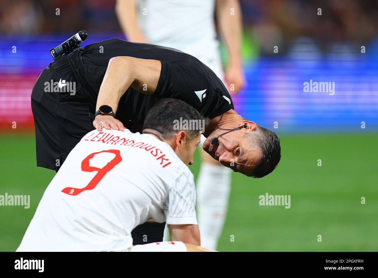 Prag, Tschechische Republik. 24. März 2023. Robert Lewandowski Tasos Sidiropoulos während des Qualifikationsspiels der UEFA Euro 2024 zwischen der Tschechischen Republik und Polen am 24. März 2023 in Prag, Tschechische Republik. (Foto: Pawel Andrachiewicz/PressFocus/Sipa USA) Guthaben: SIPA USA/Alamy Live News Stockfoto