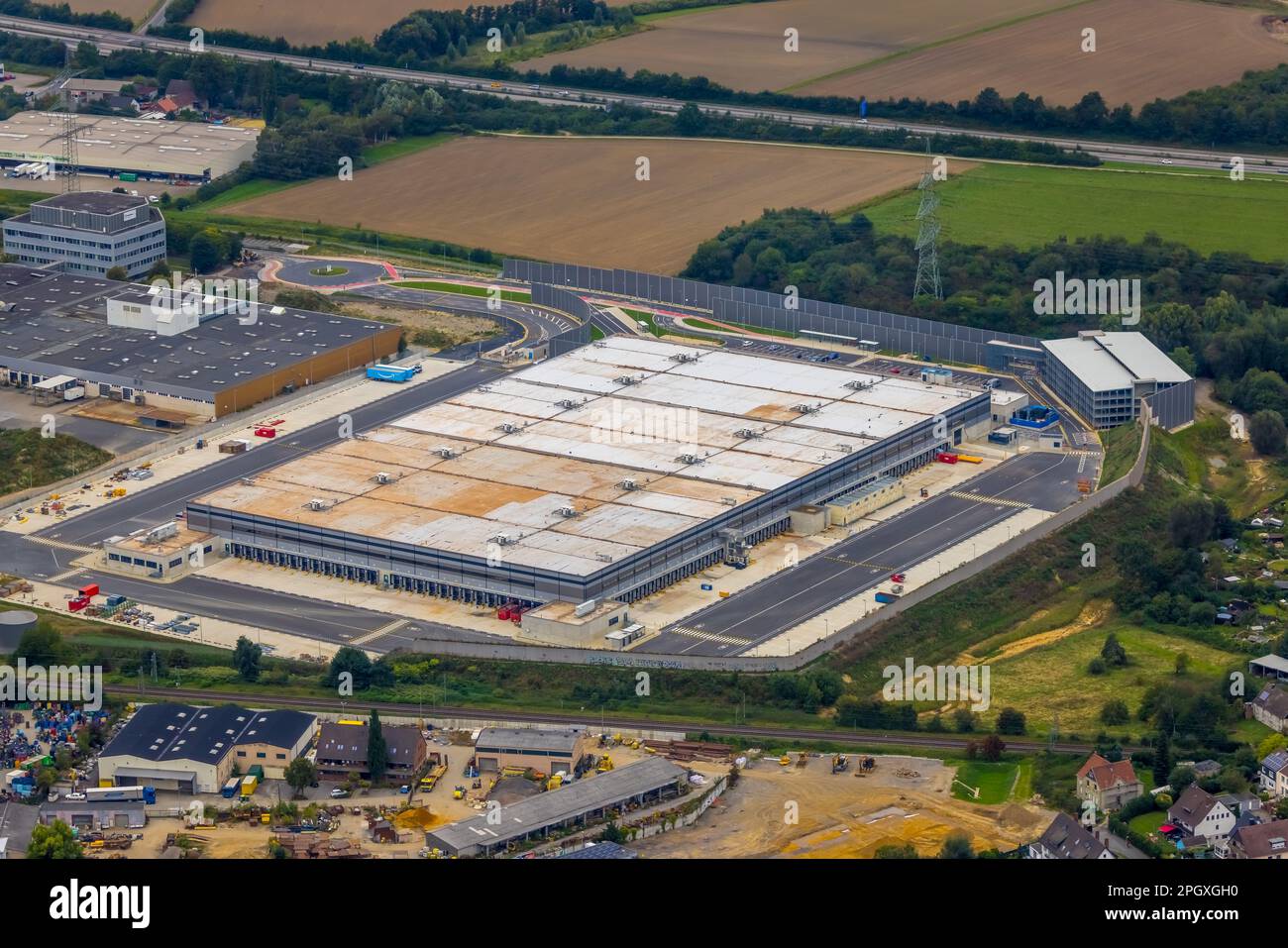 Luftaufnahme, Amazon-Sortierzentrum Witten in der Brauckstraße im Bezirk Rüdinghausen in Witten, Ruhrgebiet, Nordrhein-Westfalen, Deutschland, Deutschland, D Stockfoto