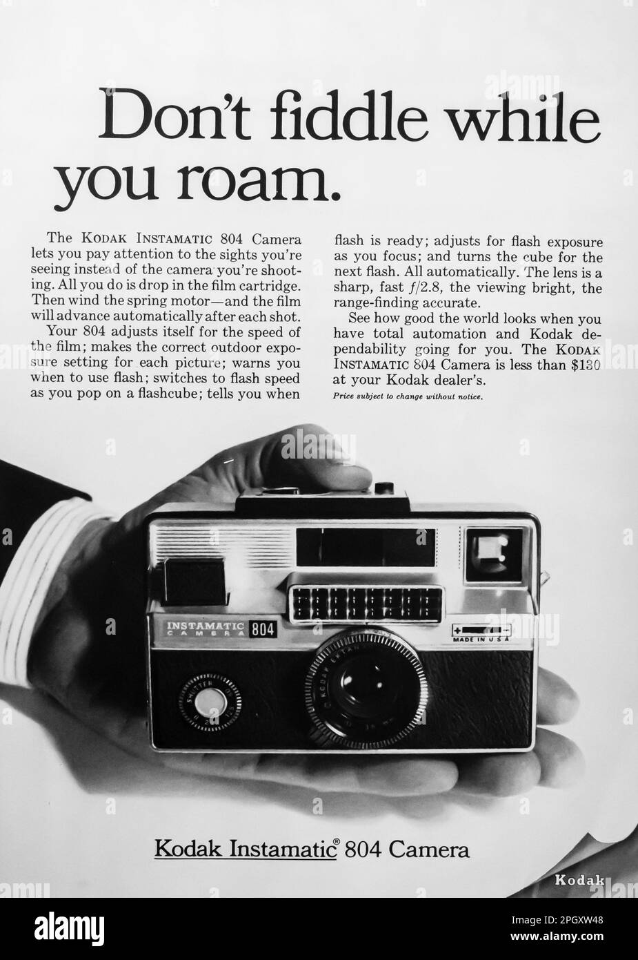 Kodak instamatic 804-Kamerawerbung in einem Magazin in NatGeo, Juli 1967 Stockfoto