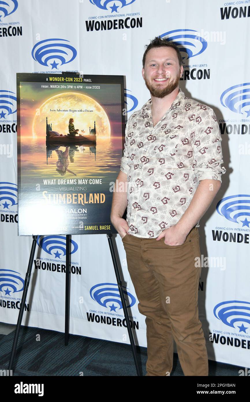 Casey Pyke trifft am 24. März 2023 auf der WonderCon 2023 Day 1 im Kongresszentrum Anaheim bei der Netflix-Fotokonferenz für „Slumberland“ ein Stockfoto