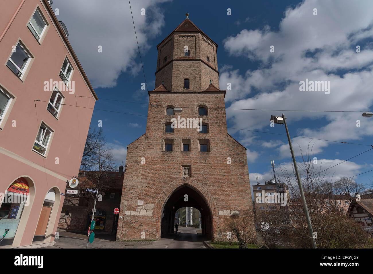 Jakobertor, 14. Jahrhundert, historisches Stadttor, Augsburg, Bayern, Deutschland Stockfoto