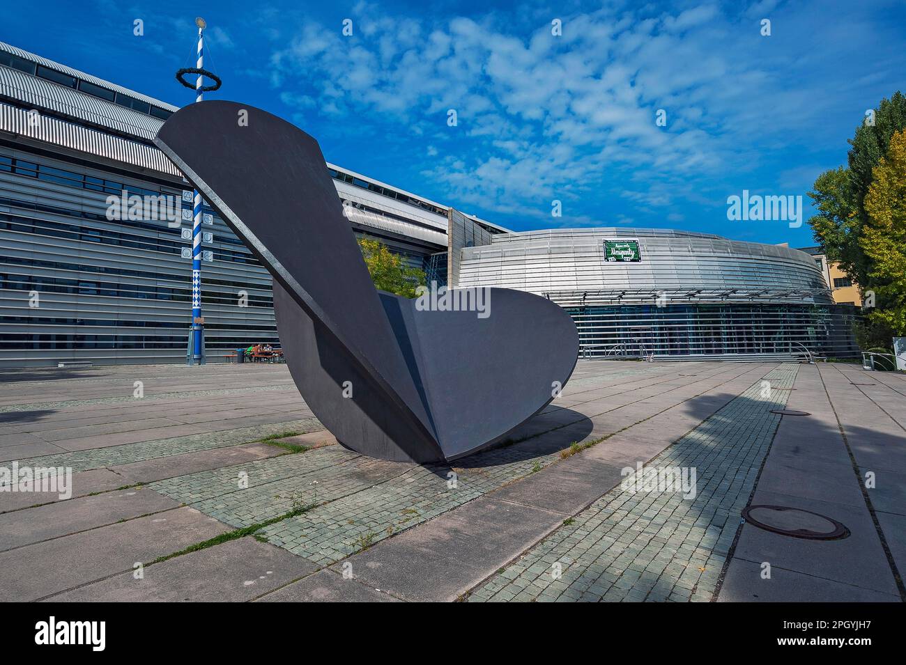 Kunstwerk von Fritz Koenig, Großblättrige Figur aus 1996, Standort, Technische Universität München. TUM, München, Bayern, Deutschland Stockfoto