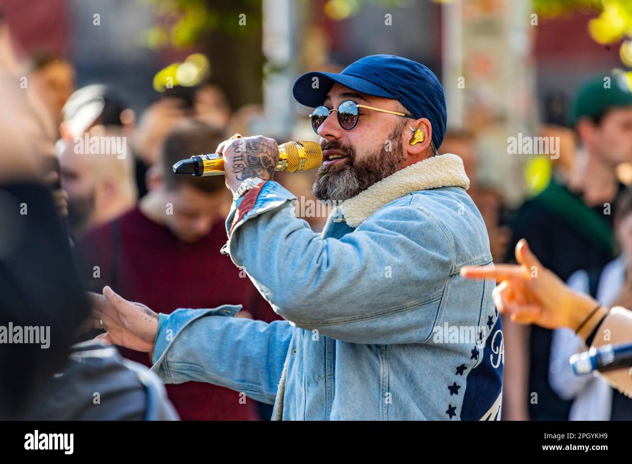 Spontanes kostenloses Konzert des Rappers Sido, Promotion für die Autokarte Smart, Berlin, Deutschland Stockfoto