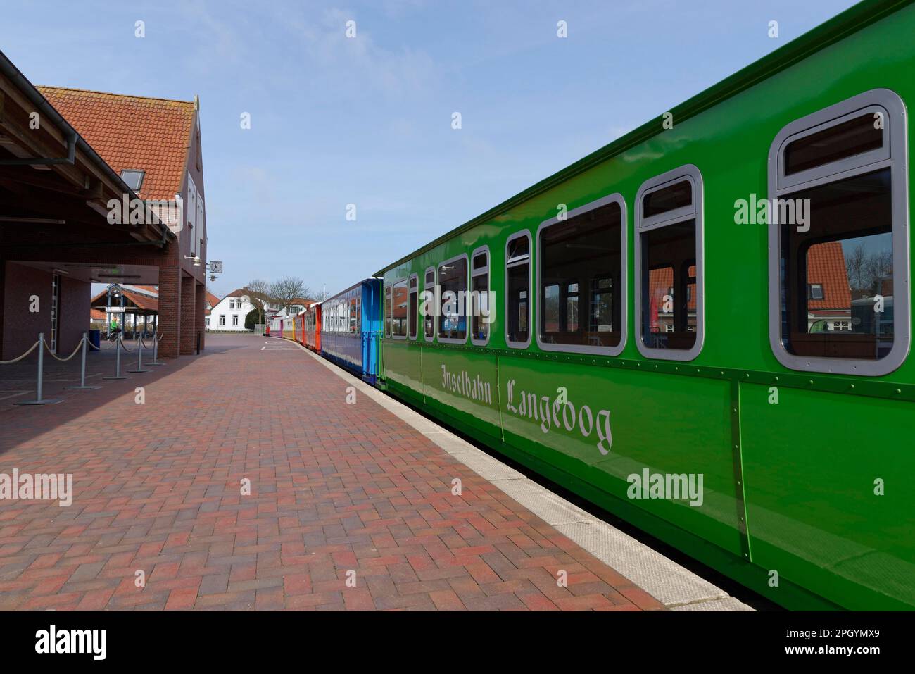 Inselbahn am Bahnhof Langeoog, Langeoog, Niedersachsen, Deutschland Stockfoto