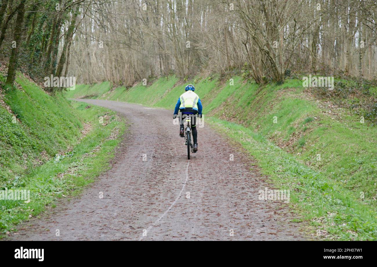 Ein Fahrer auf der Radstrecke Stockfoto