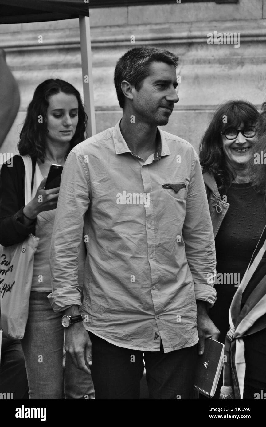 Paris, Frankreich - Juli 11. 2017 : politische Tagung "La France Insoumise" auf dem Place de la Republique. Porträt des französischen Stellvertreters Francois Ruffin Stockfoto