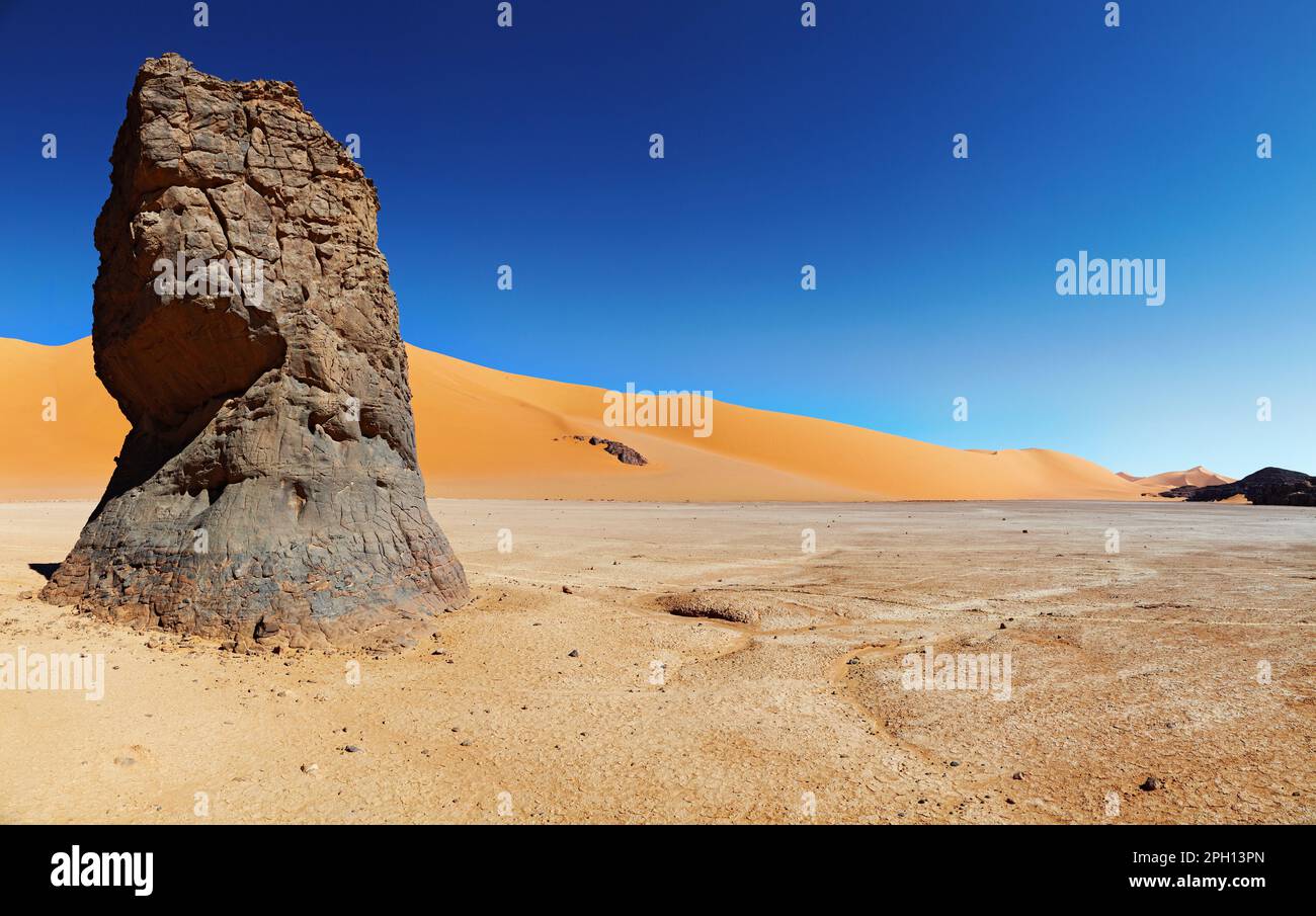 Sanddünen und Felsen, die Wüste Sahara, Algerien Stockfoto