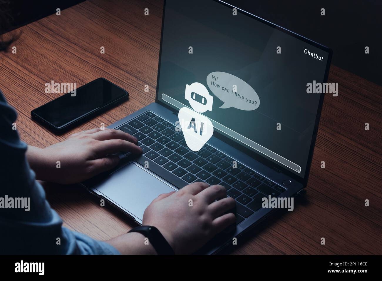 Eine Frau, die Befehle eingibt, führt zu einer KI. Chat-Konzept KI. Künstliche Intelligenz. Futuristische Technologietransformation. Stockfoto