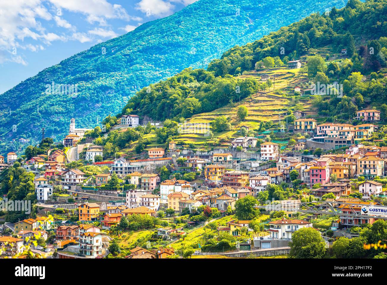 Küste von Bellano am Comer See farbenfrohe Aussicht, Lombardei-Region von Kroatien Stockfoto