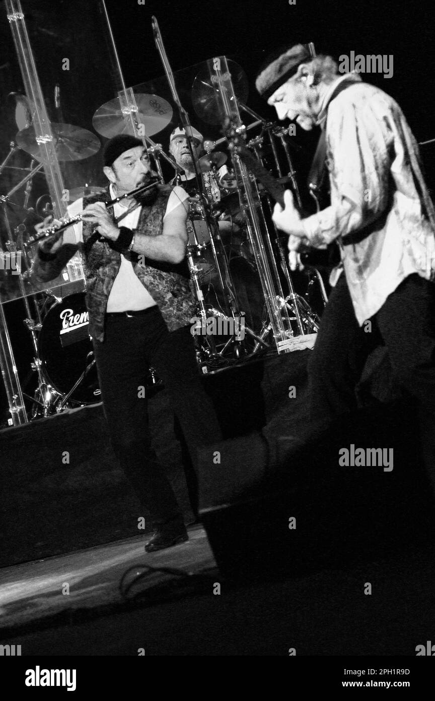 Mailand Italien 10/05/2004: Ian Anderson , Jethro Tull Live-Konzert im Nationaltheater Stockfoto